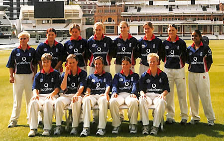 1993 Women's WCup winners v 2003 England Women team
