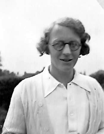 Portrait of Marjorie Pollard from Myrtle Maclagan's photo album